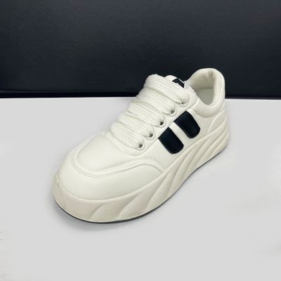 Low Cut Womens White Casual Sneakers Comfort Black Colorblock Letter