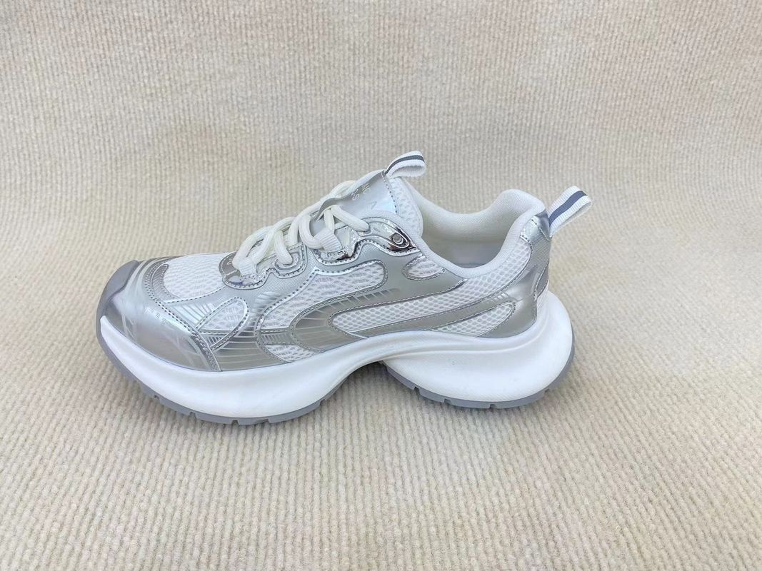 Women white comfort sport shoes with mesh upper breathable and anti slip